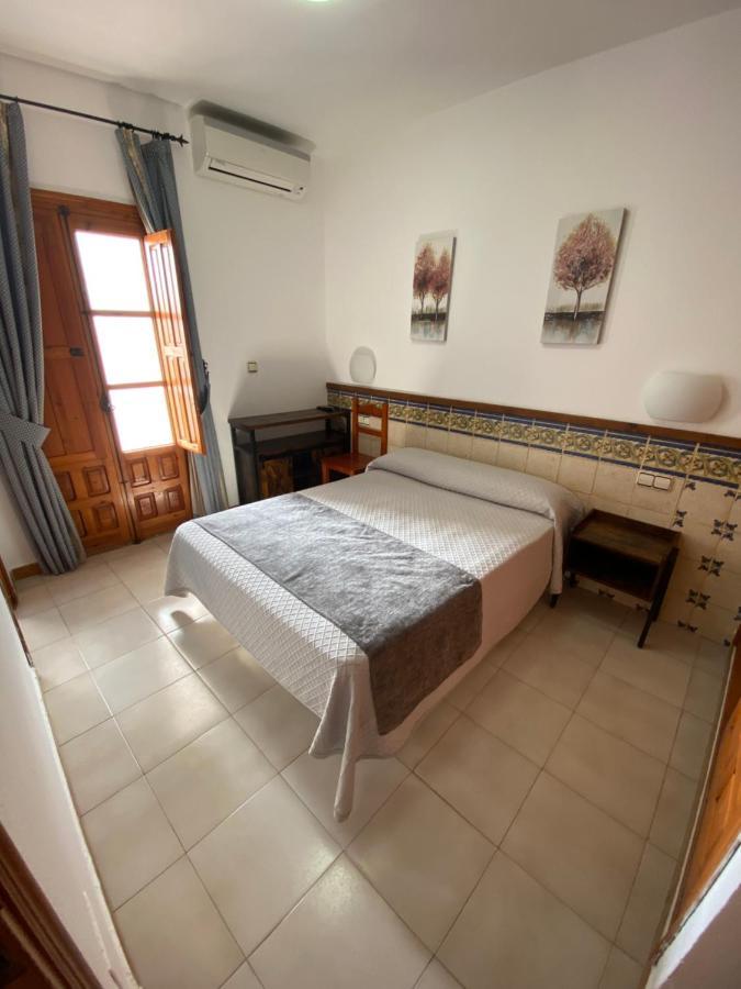 מוחקאר Hotel Simon מראה חיצוני תמונה