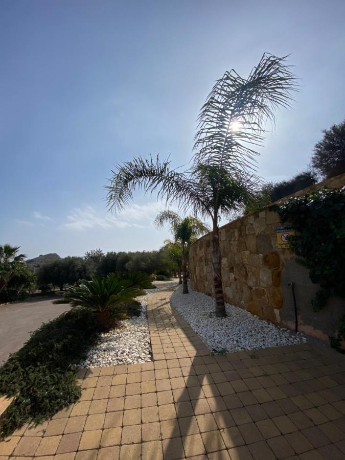 מוחקאר Hotel Simon מראה חיצוני תמונה