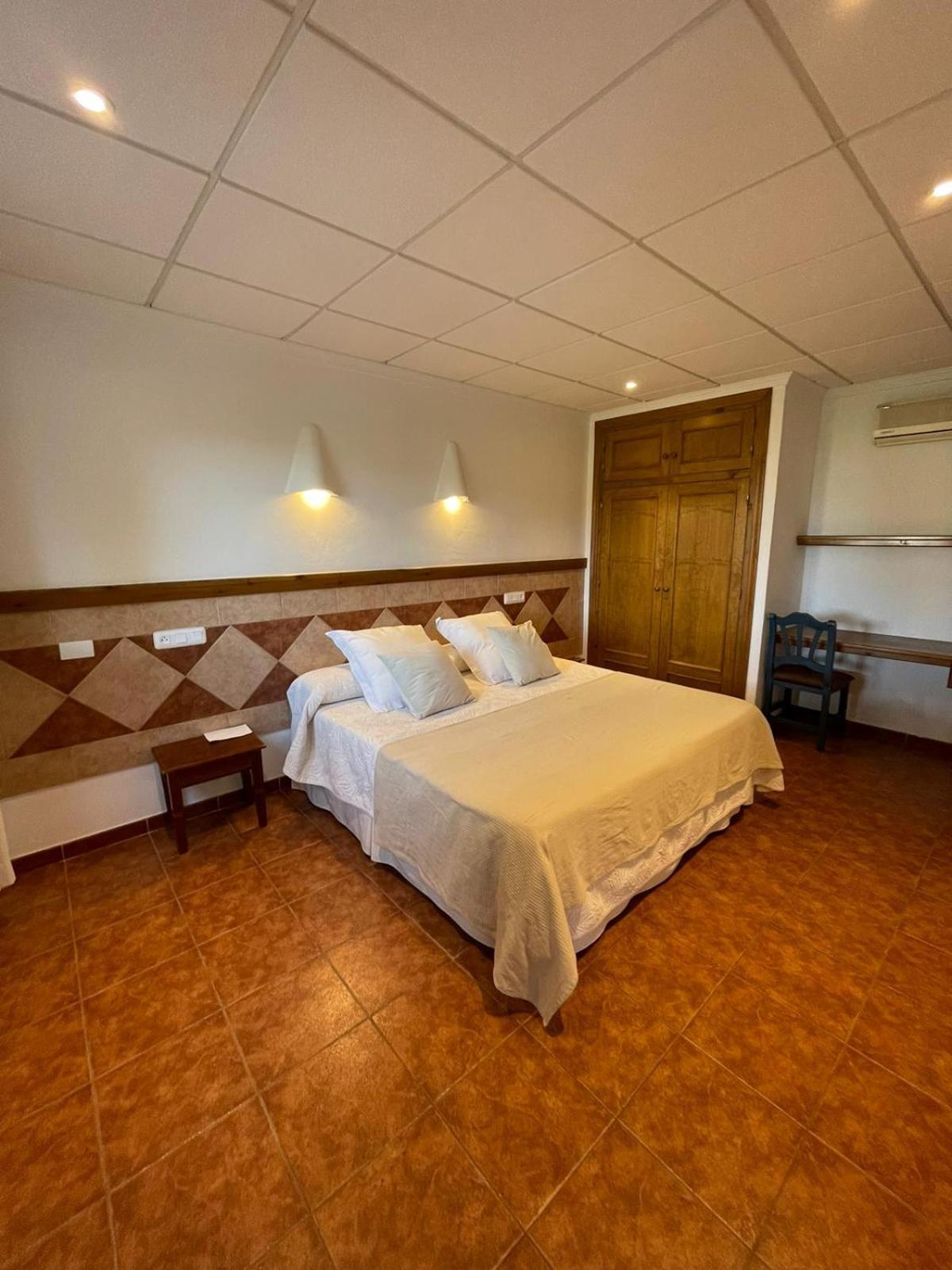 מוחקאר Hotel Simon מראה חיצוני תמונה